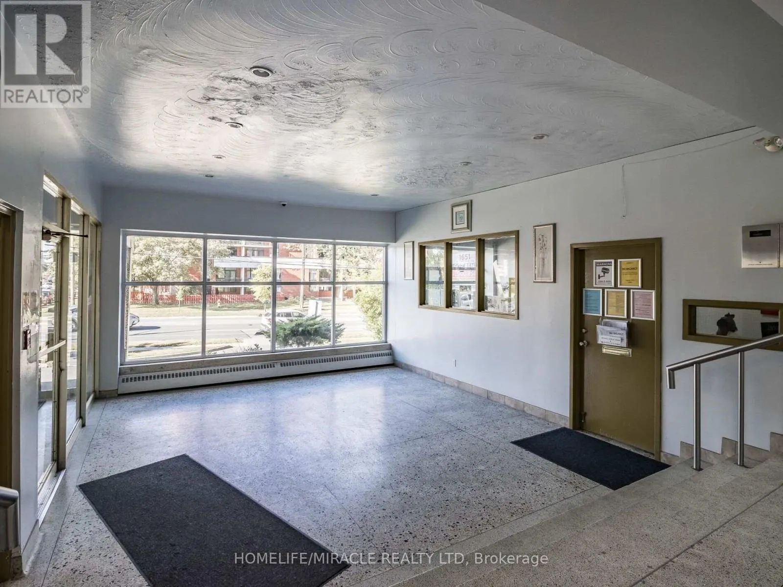705 - 1651 VICTORIA PK AVENUE