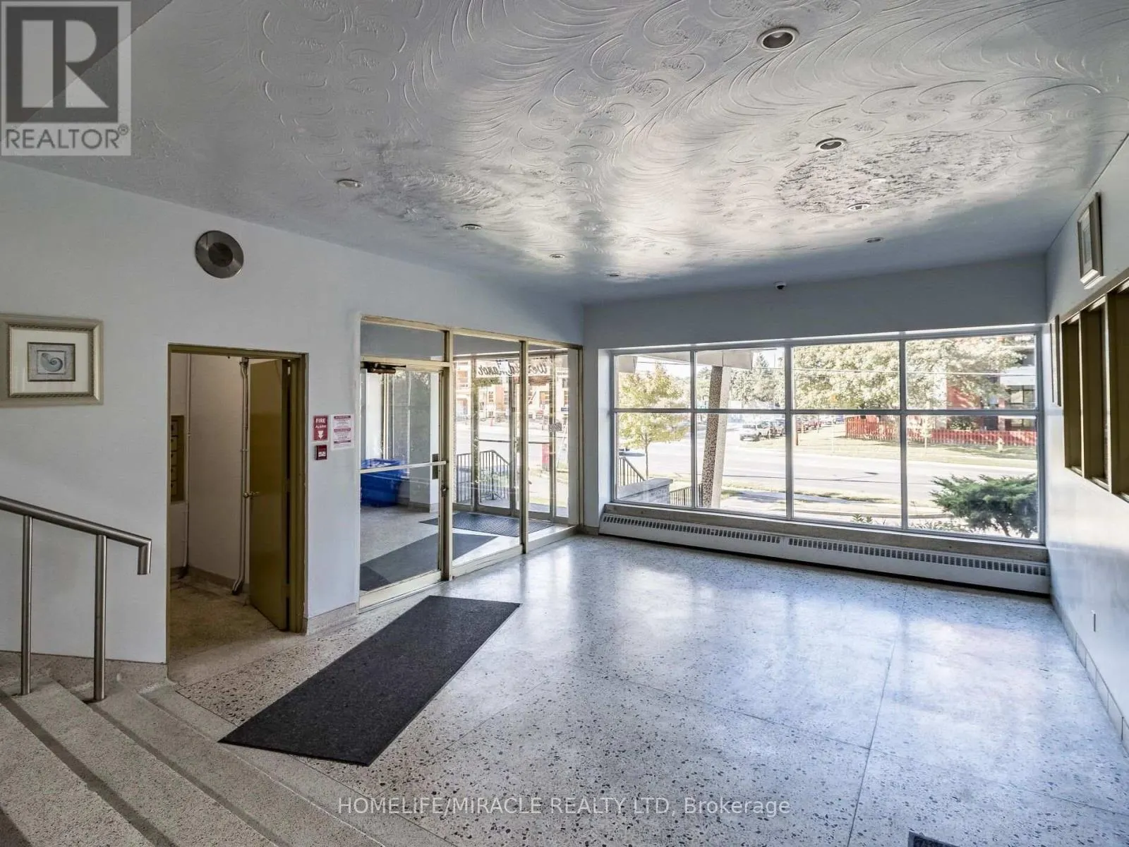 705 - 1651 VICTORIA PK AVENUE