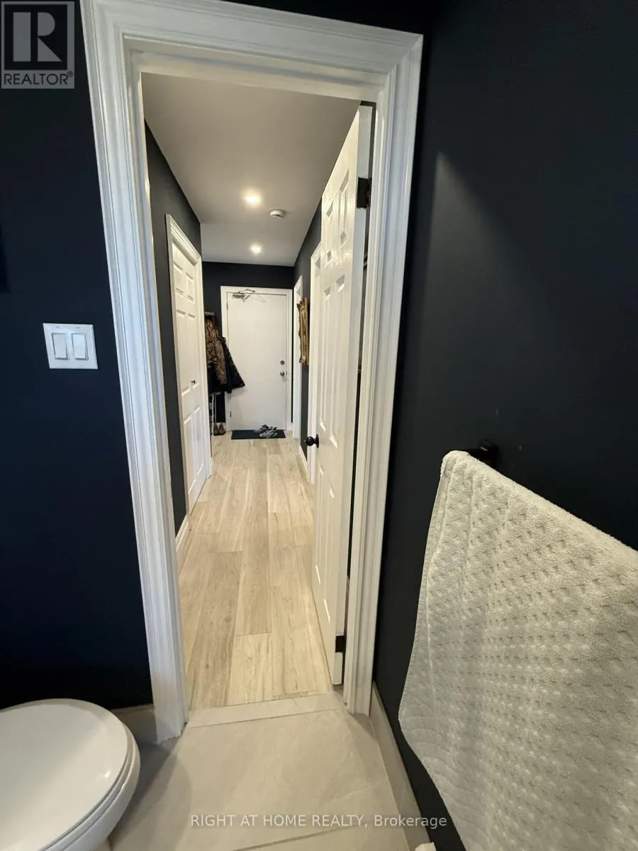 UPPERFLOOR - 385 MARY STREET N