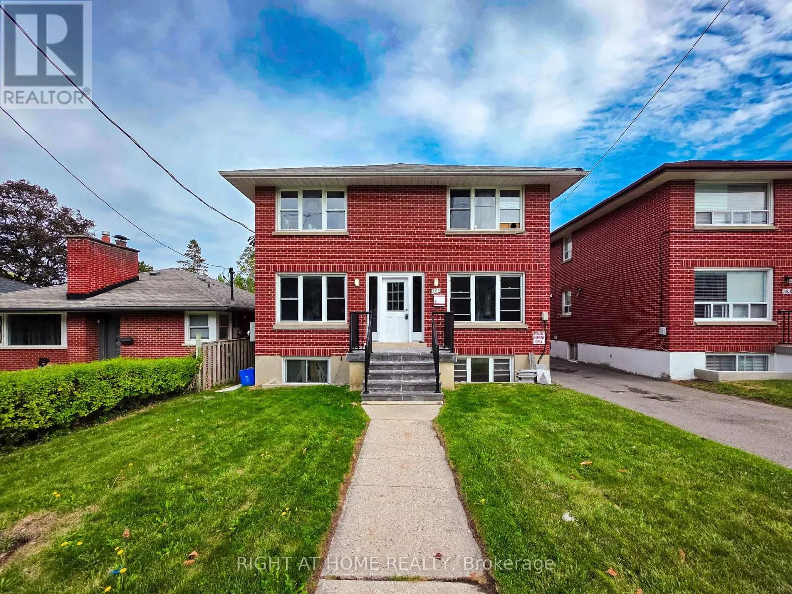 UPPERFLOOR - 385 MARY STREET N