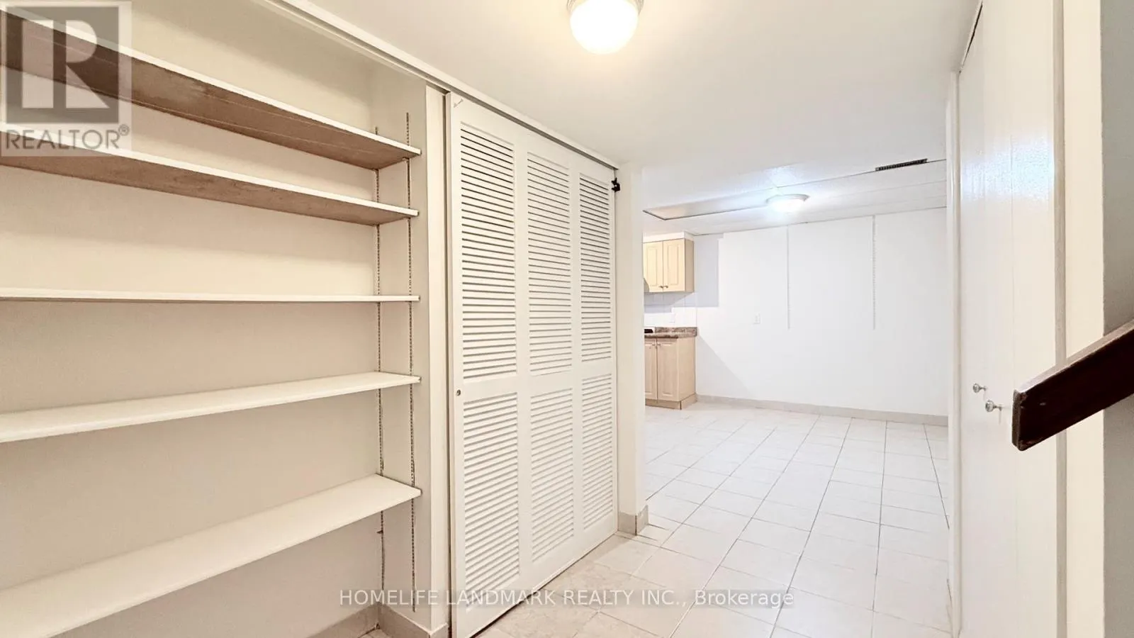 1 ALEXMUIR BOULEVARD