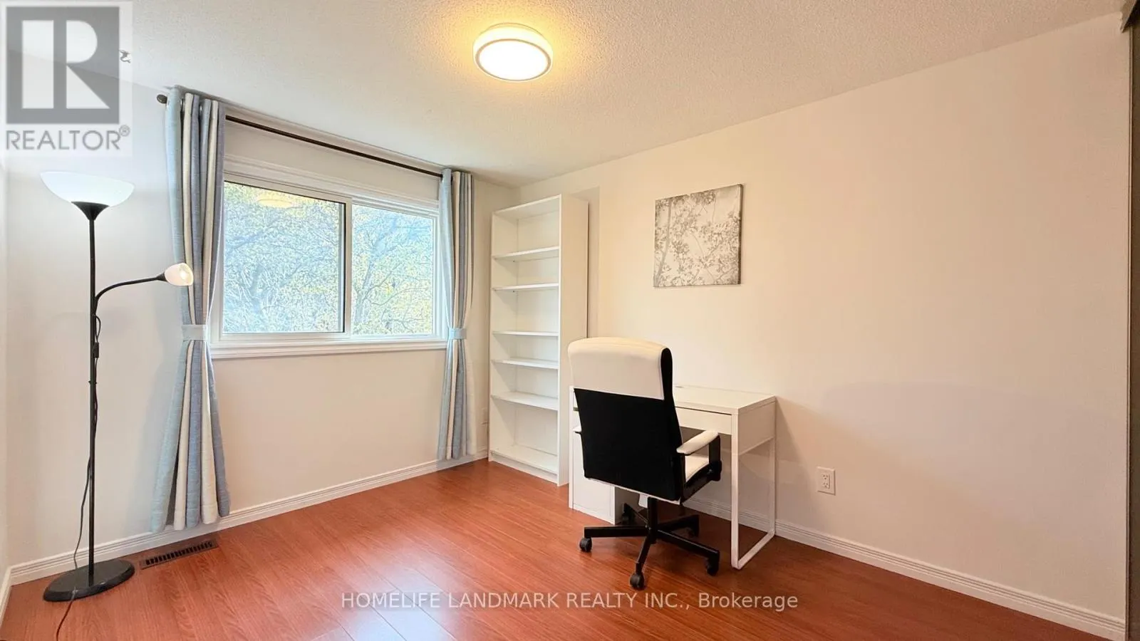 1 ALEXMUIR BOULEVARD