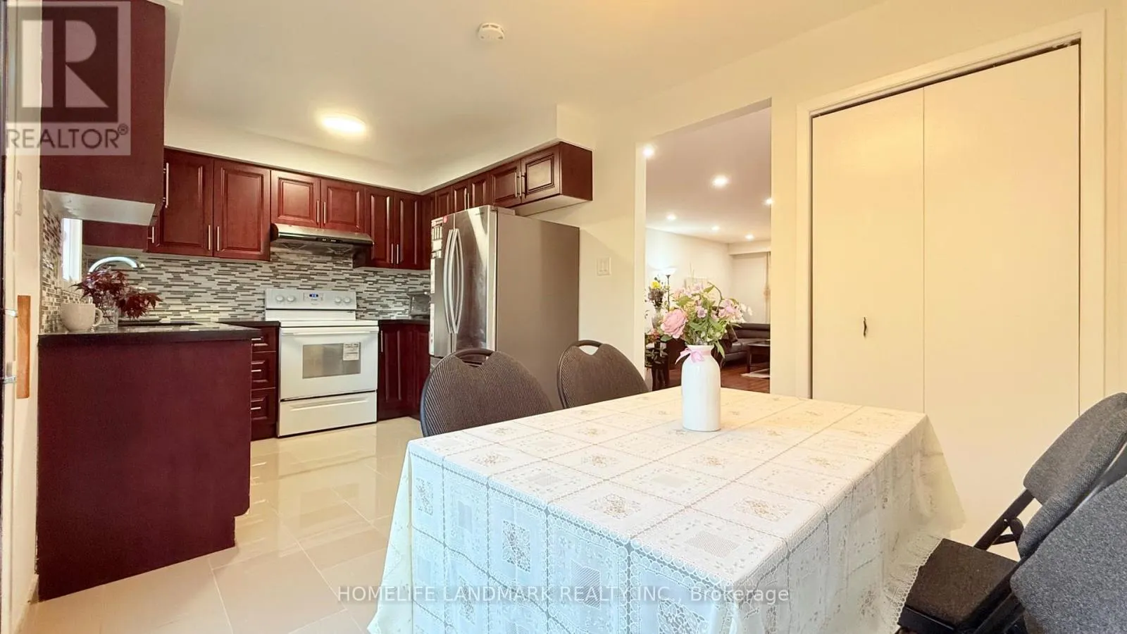 1 ALEXMUIR BOULEVARD