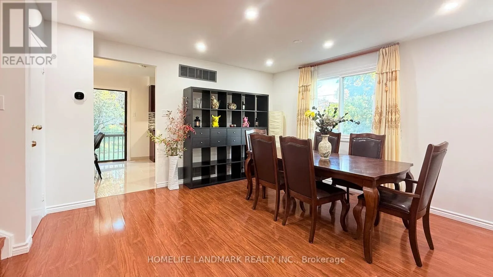 1 ALEXMUIR BOULEVARD