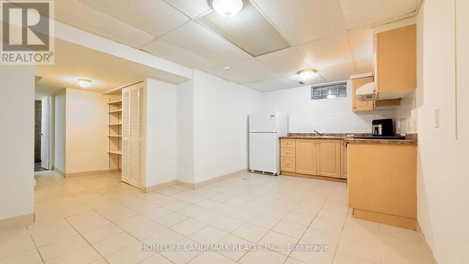 1 ALEXMUIR BOULEVARD