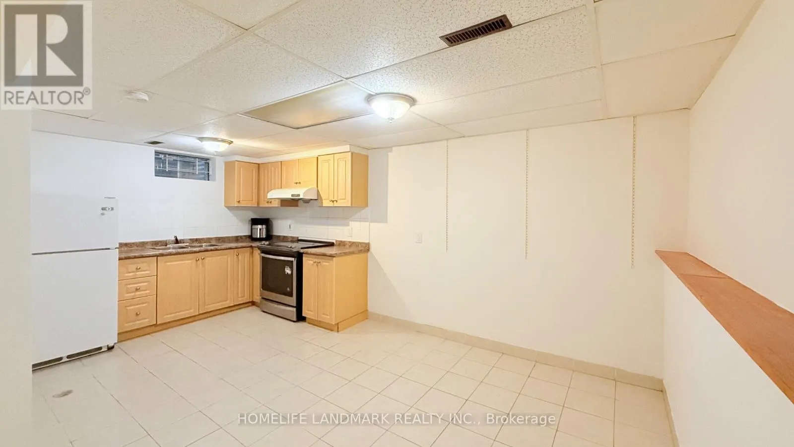 1 ALEXMUIR BOULEVARD