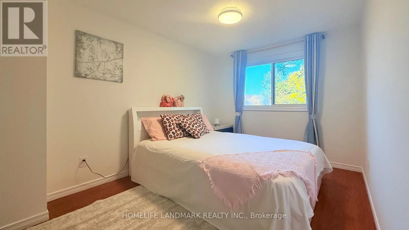 1 ALEXMUIR BOULEVARD
