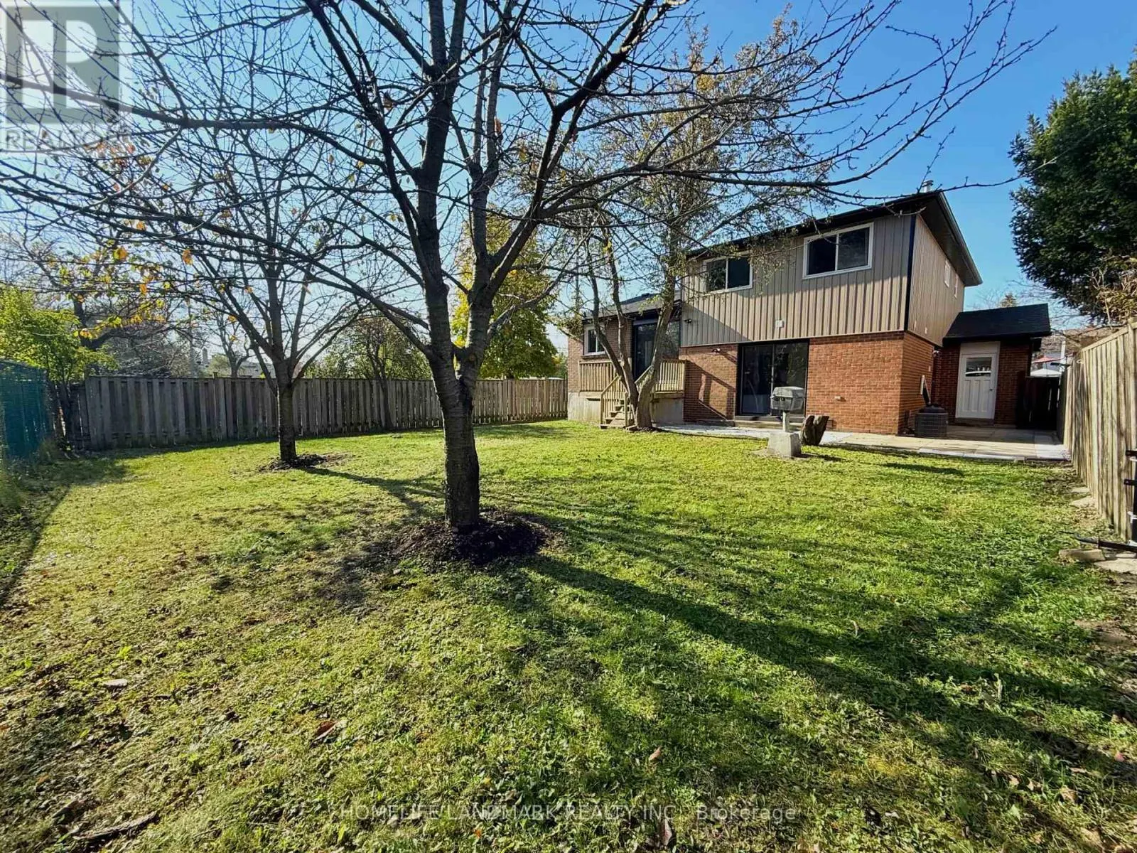 1 ALEXMUIR BOULEVARD