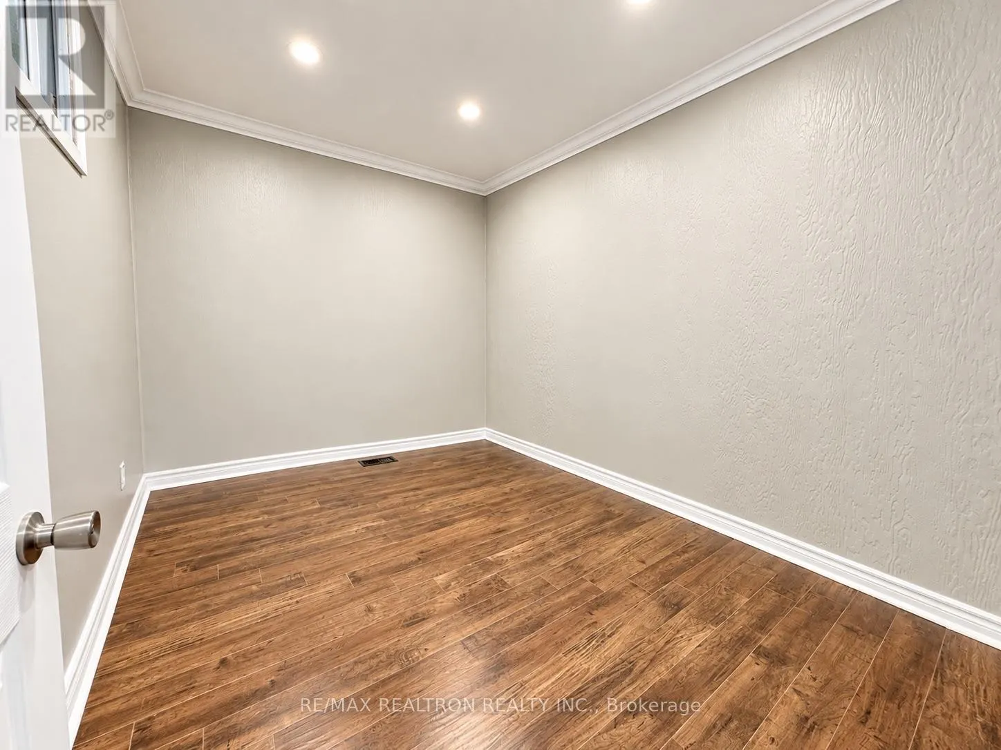 MAIN FLOOR - 73 NORTH WOODROW BOULEVARD