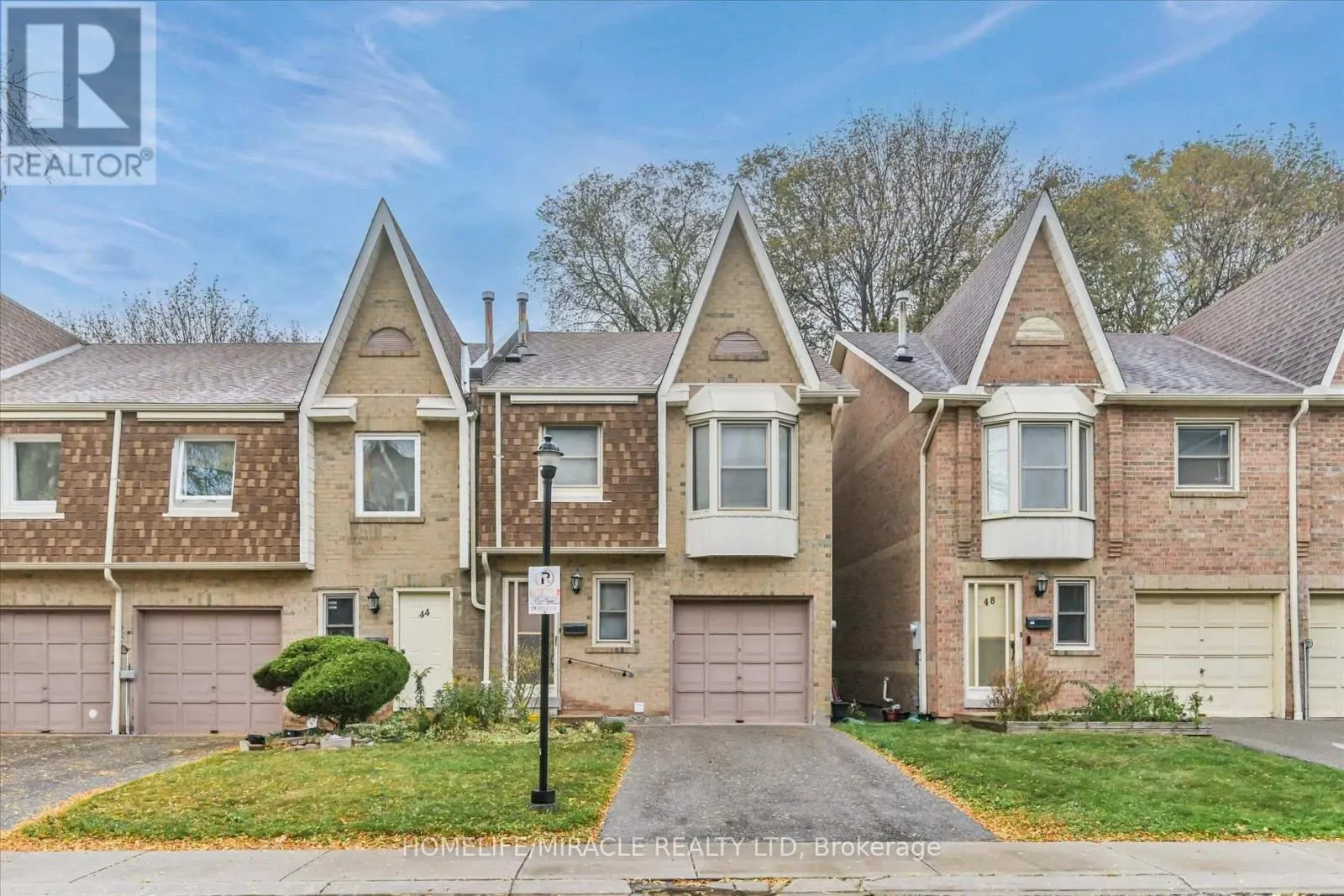 46 - 10 CARDWELL AVENUE