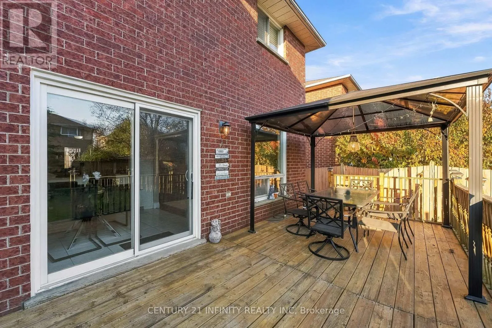 35 FIELDCREST AVENUE