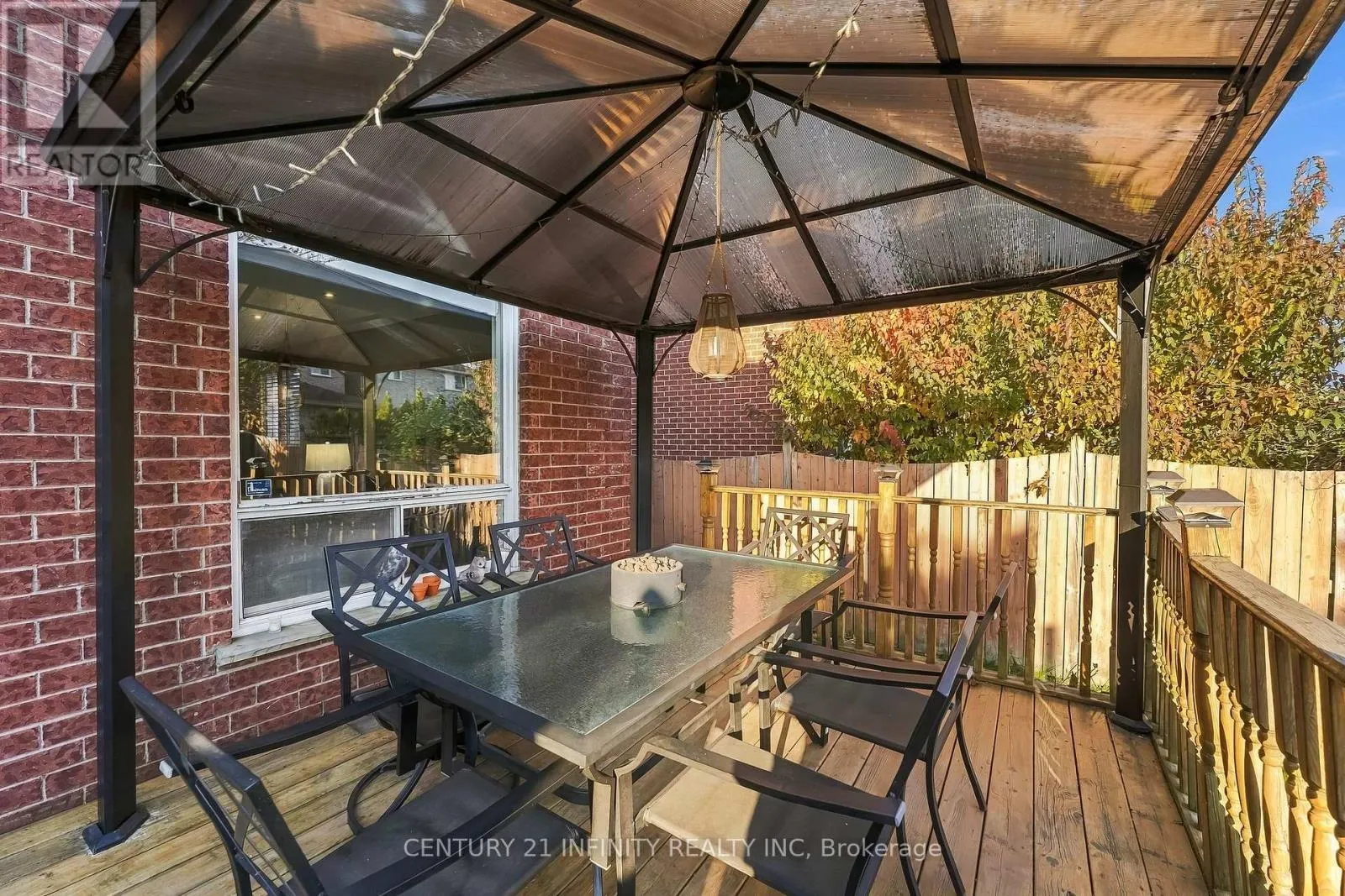 35 FIELDCREST AVENUE