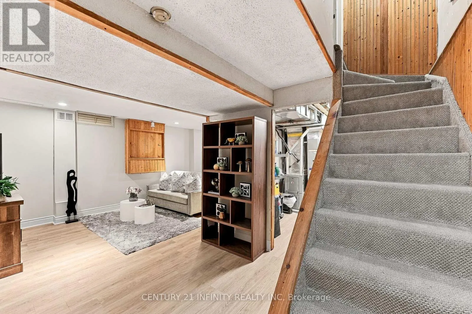 35 FIELDCREST AVENUE