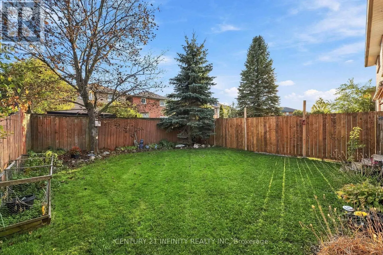 35 FIELDCREST AVENUE