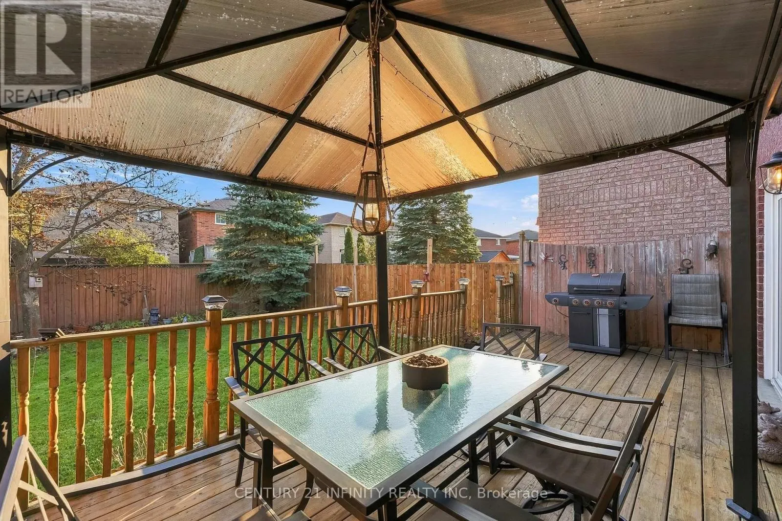 35 FIELDCREST AVENUE