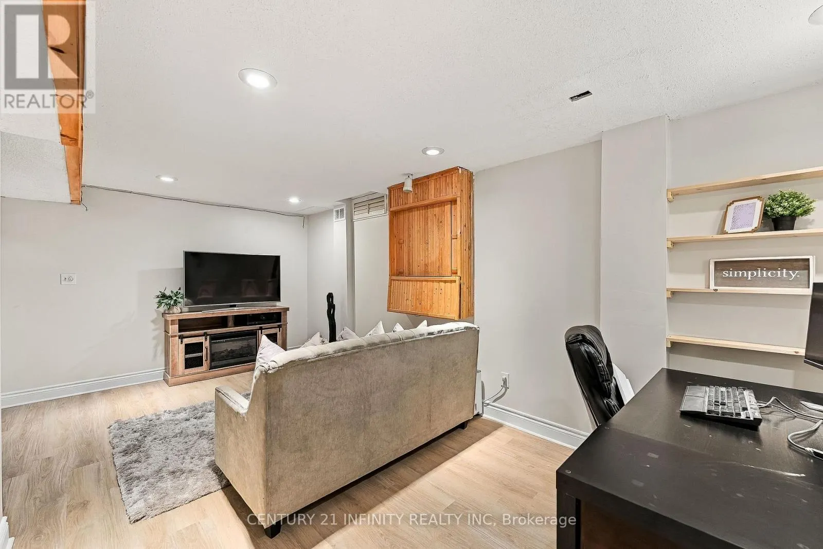 35 FIELDCREST AVENUE