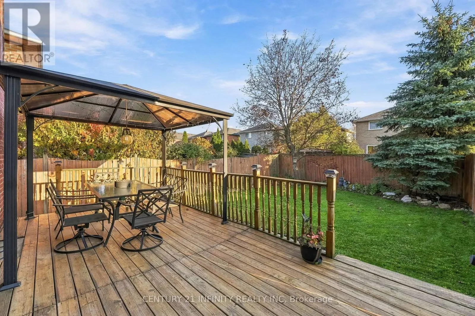 35 FIELDCREST AVENUE