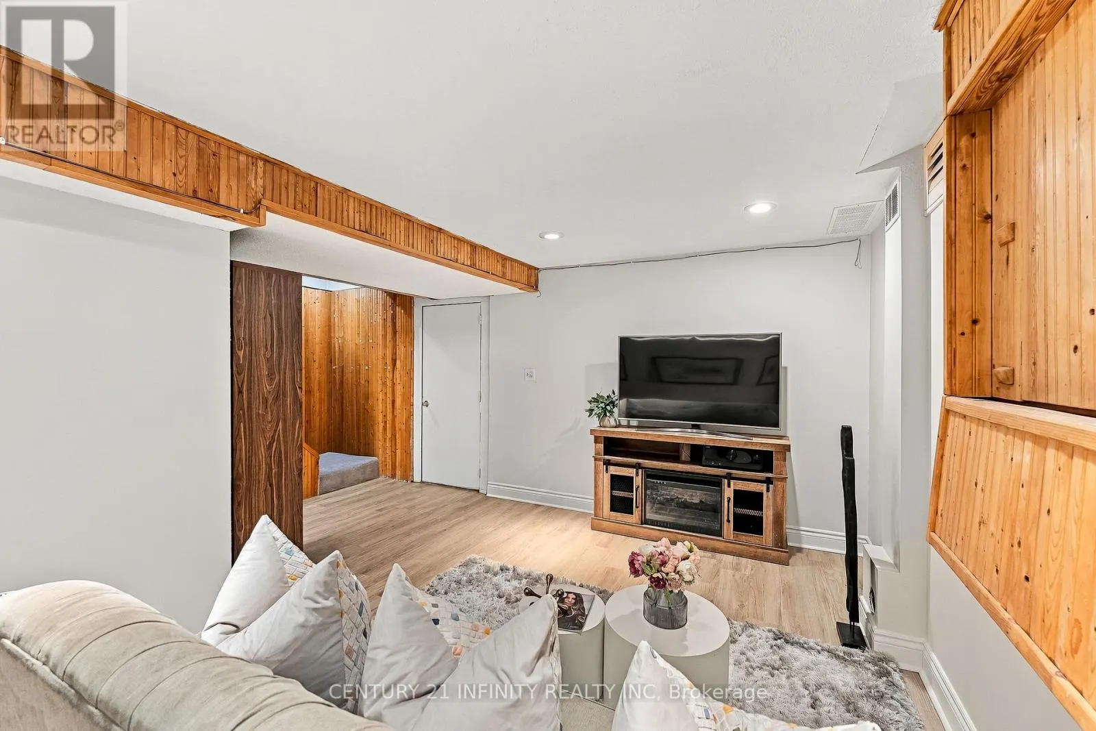 35 FIELDCREST AVENUE