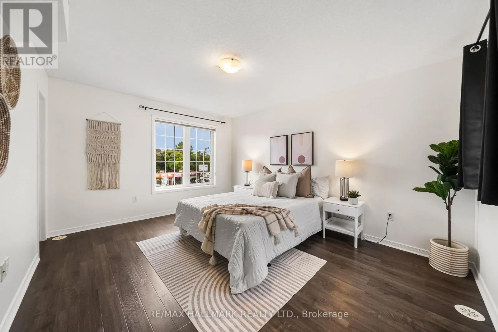 52 - 4689 KINGSTON ROAD