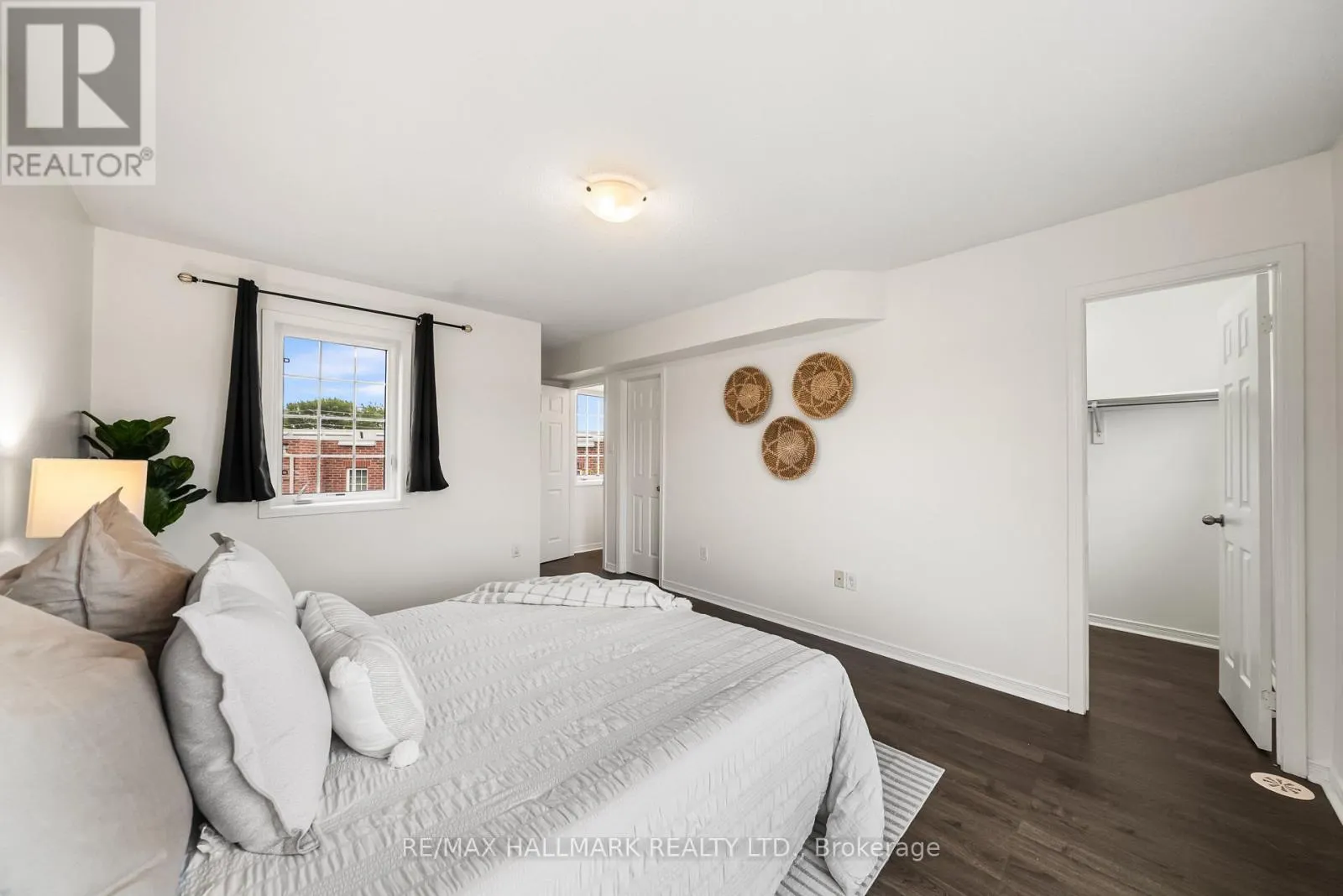 52 - 4689 KINGSTON ROAD