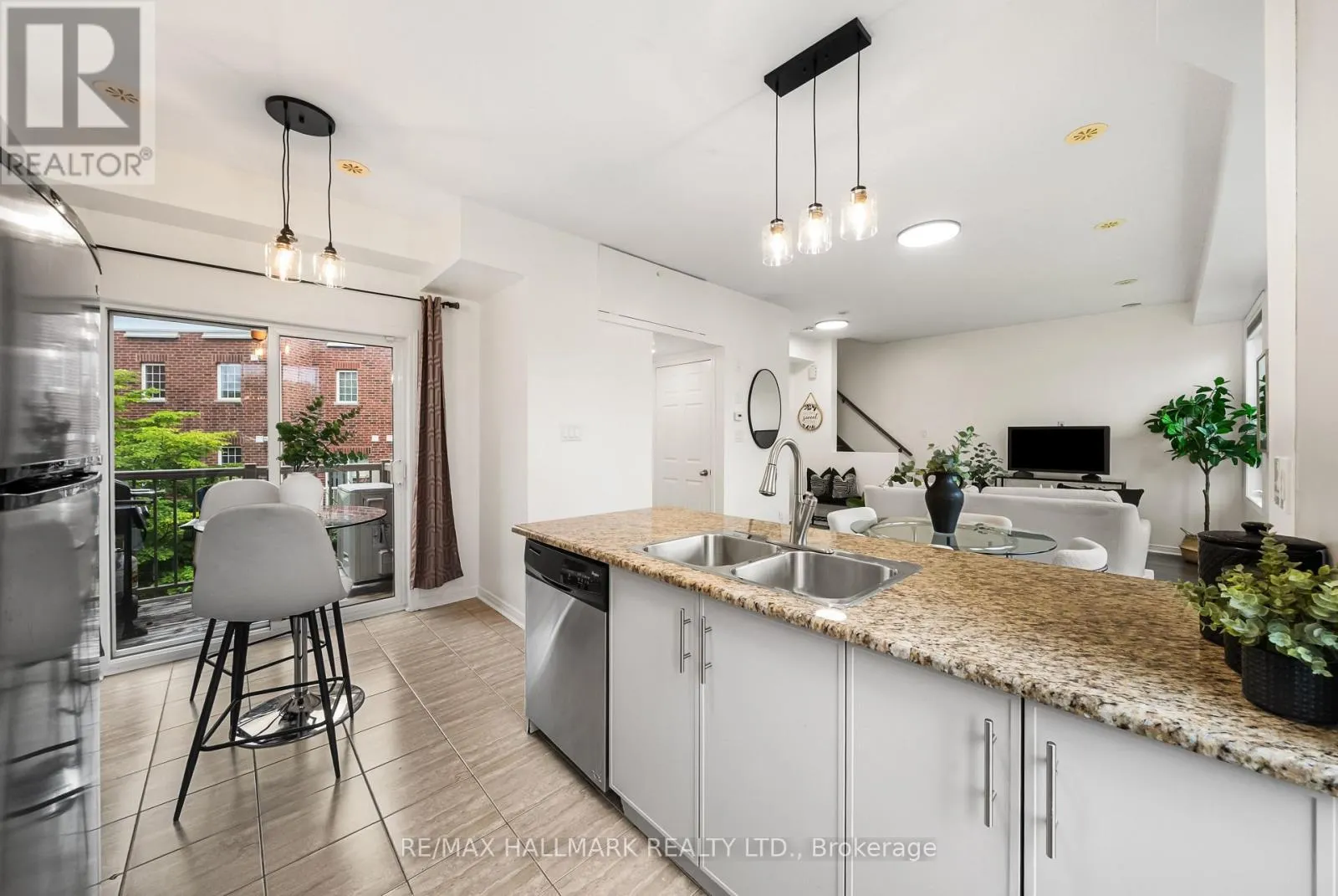 52 - 4689 KINGSTON ROAD