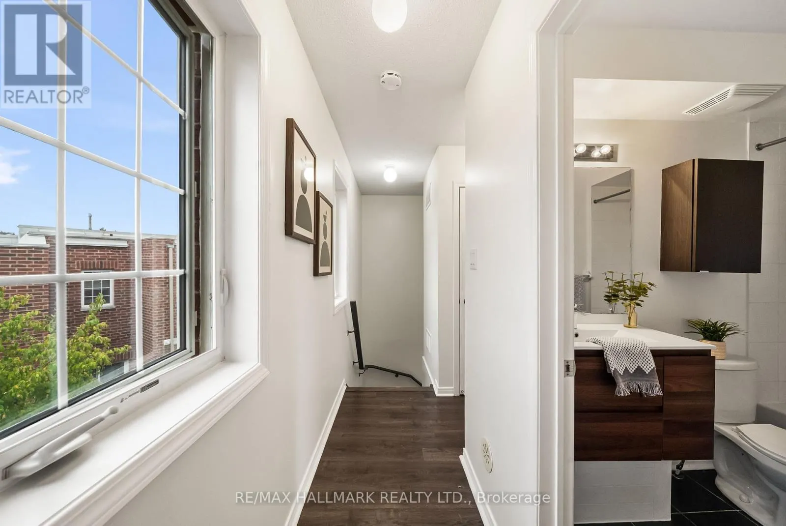52 - 4689 KINGSTON ROAD