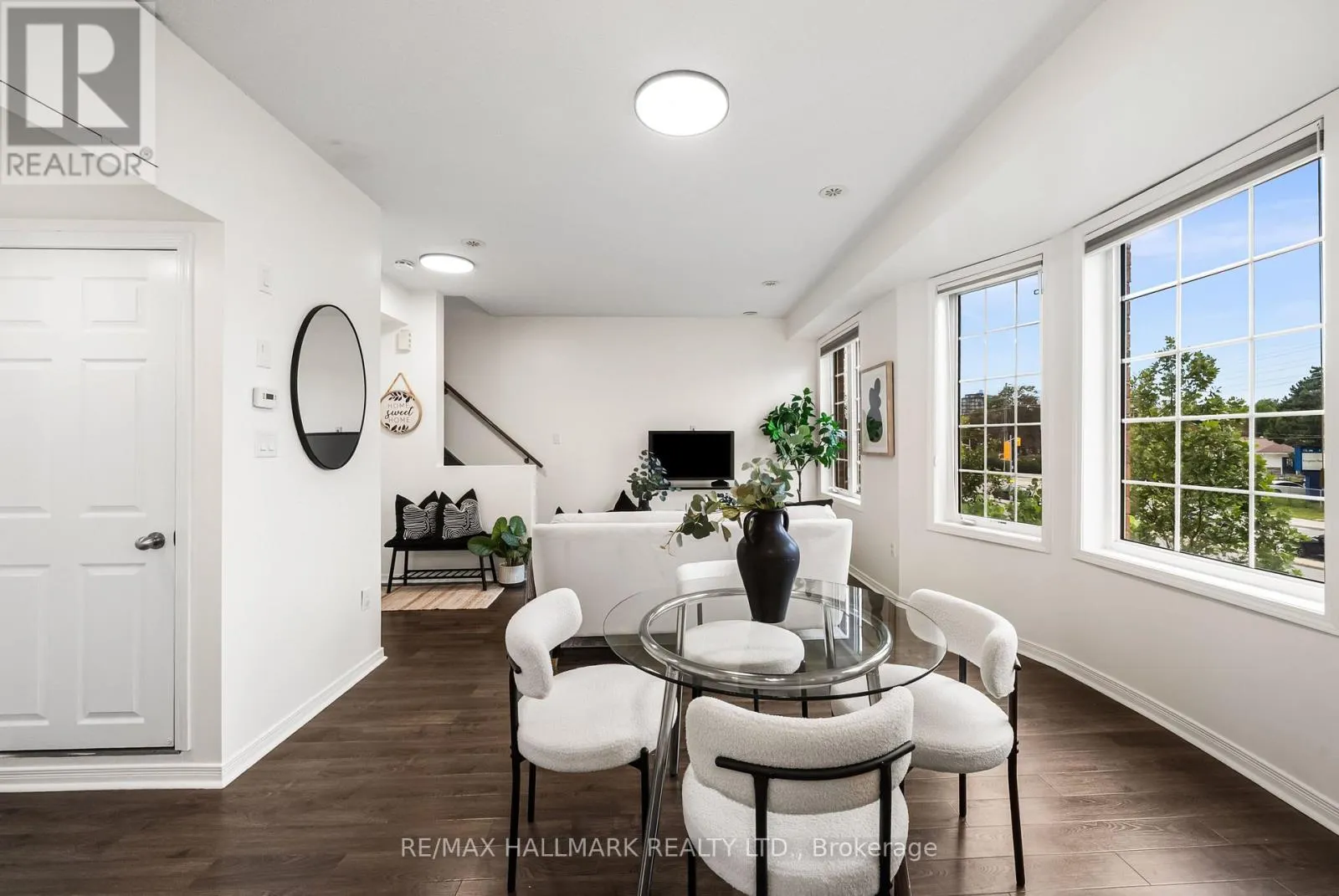 52 - 4689 KINGSTON ROAD