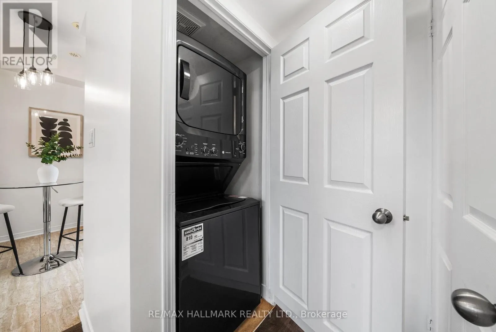 52 - 4689 KINGSTON ROAD