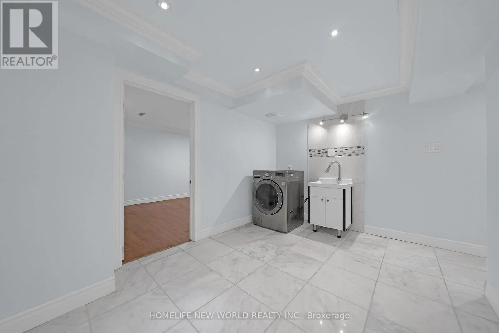 43 DEWBOURNE PLACE