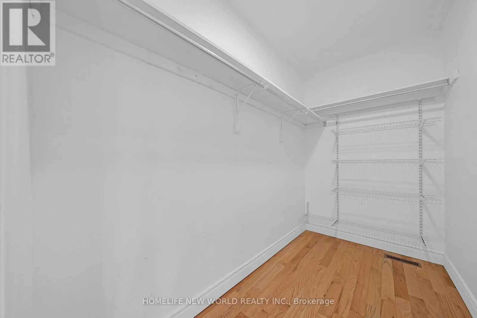 43 DEWBOURNE PLACE