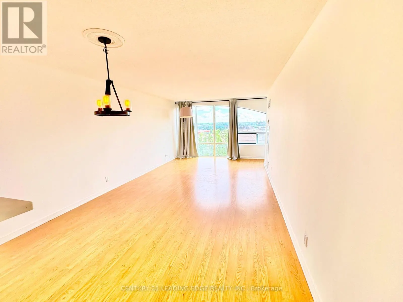 815 - 1665 PICKERING PARKWAY