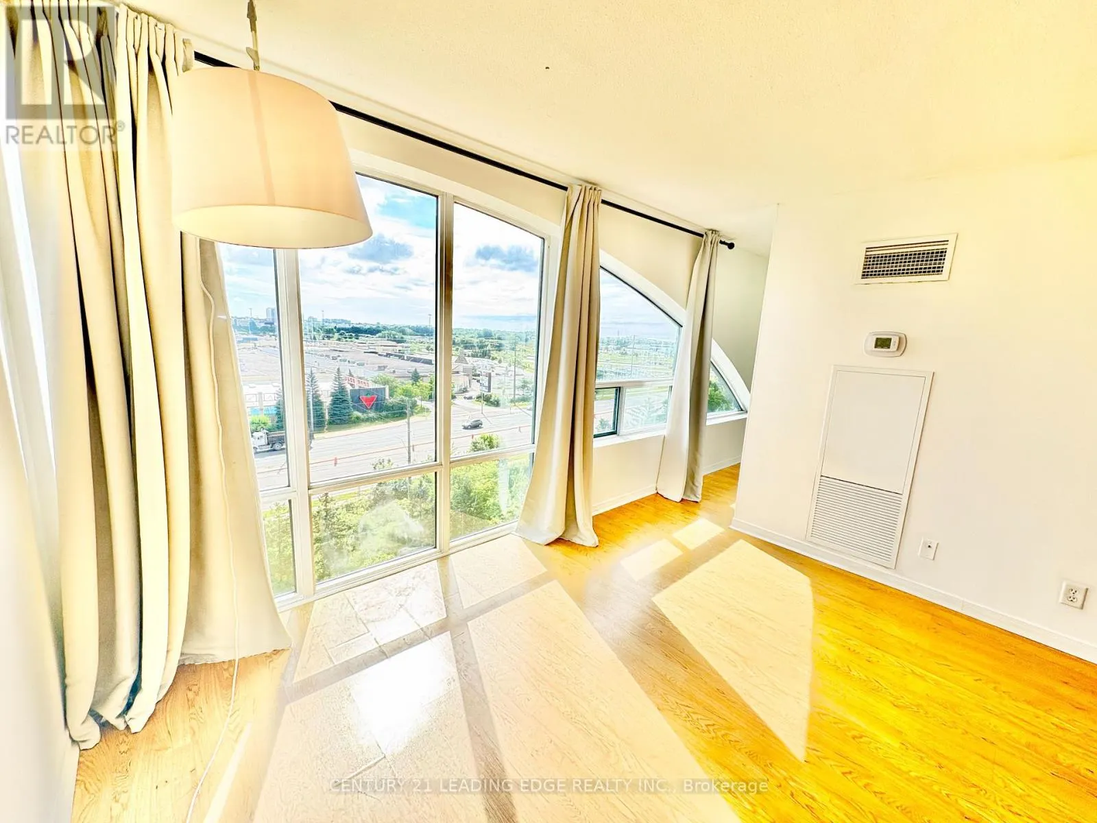 815 - 1665 PICKERING PARKWAY