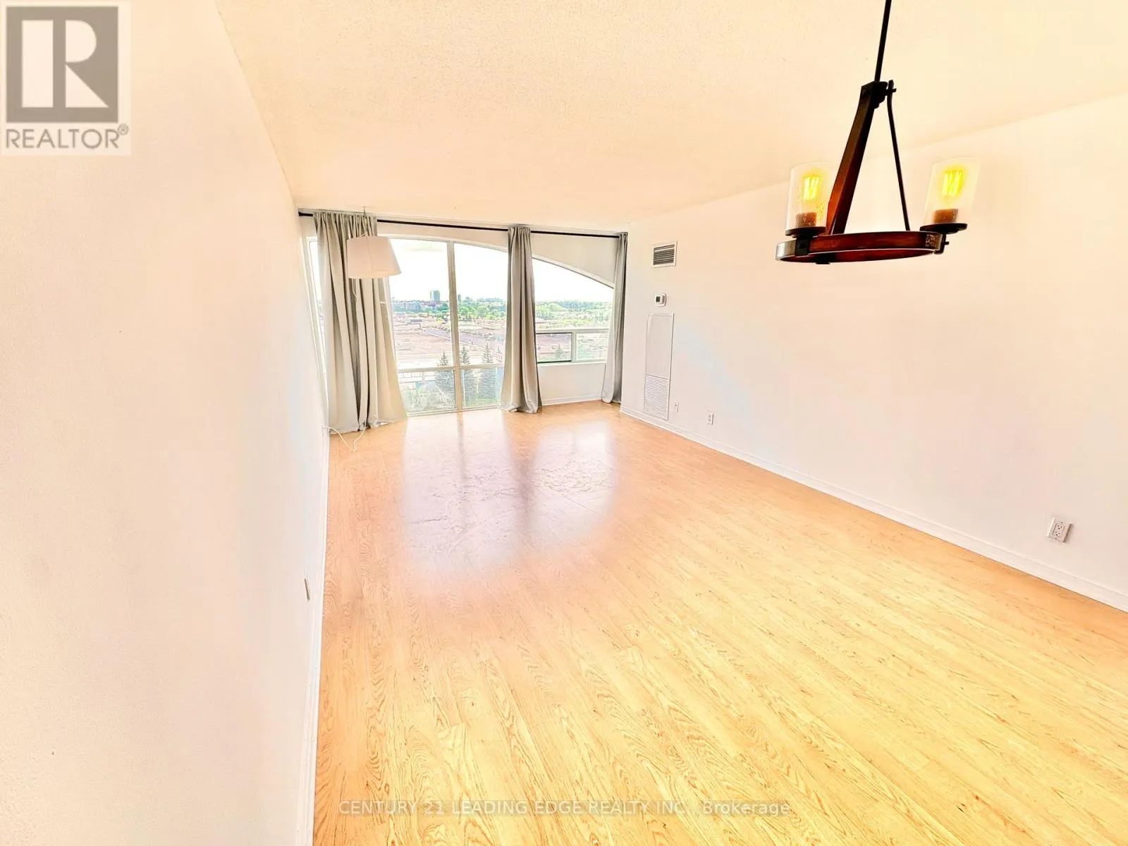 815 - 1665 PICKERING PARKWAY