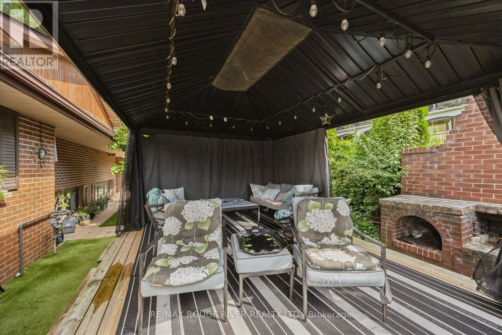 881 SWISS HEIGHTS DRIVE
