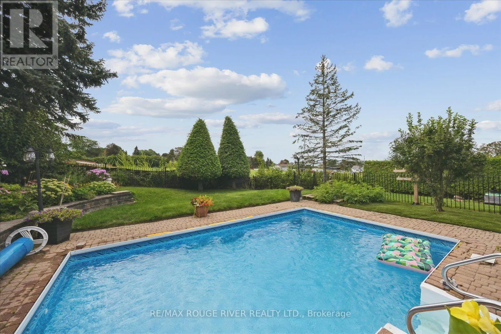 881 SWISS HEIGHTS DRIVE