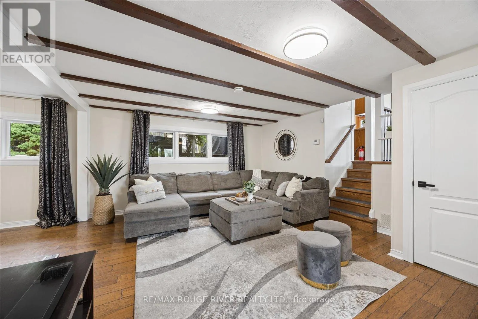 881 SWISS HEIGHTS DRIVE