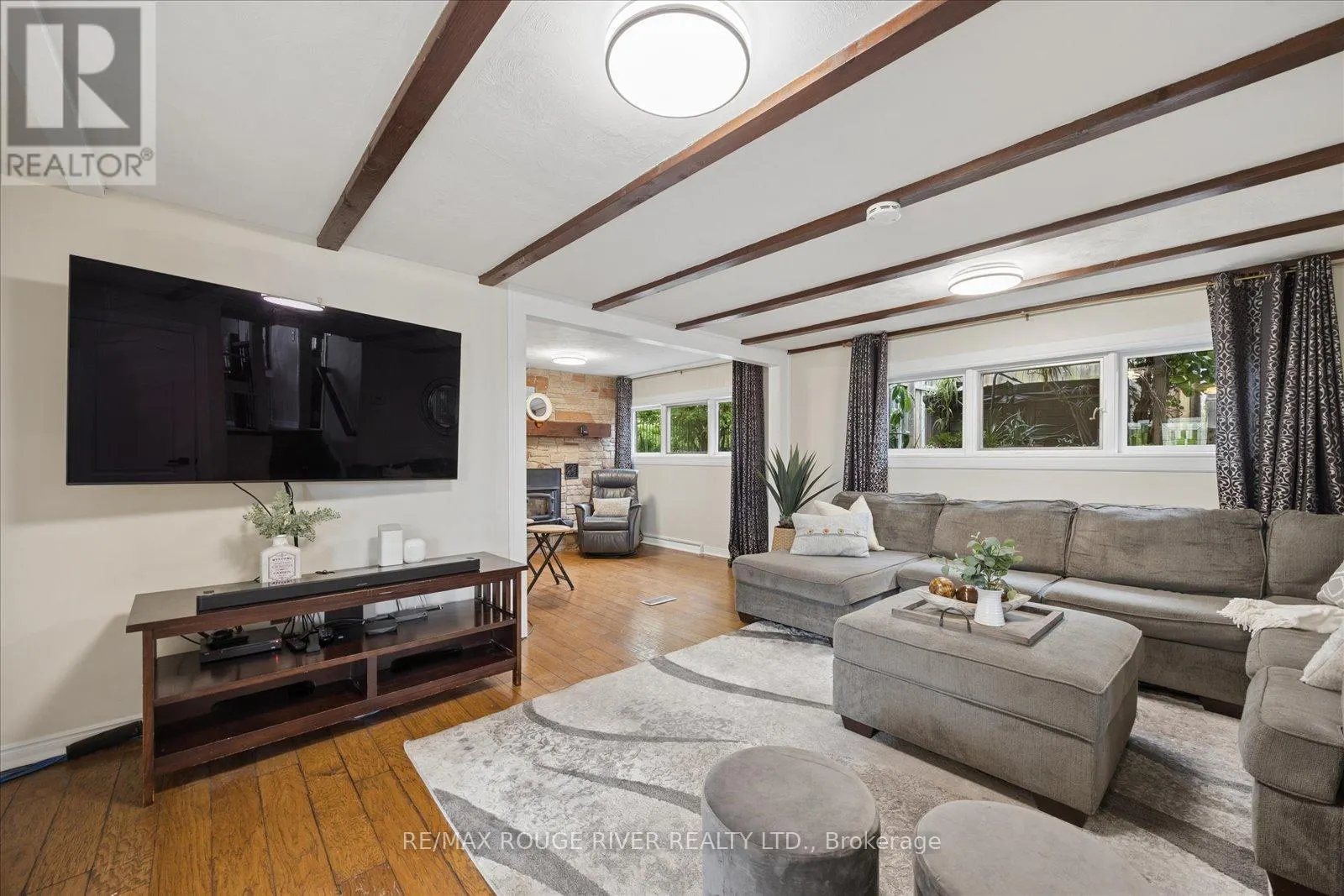 881 SWISS HEIGHTS DRIVE