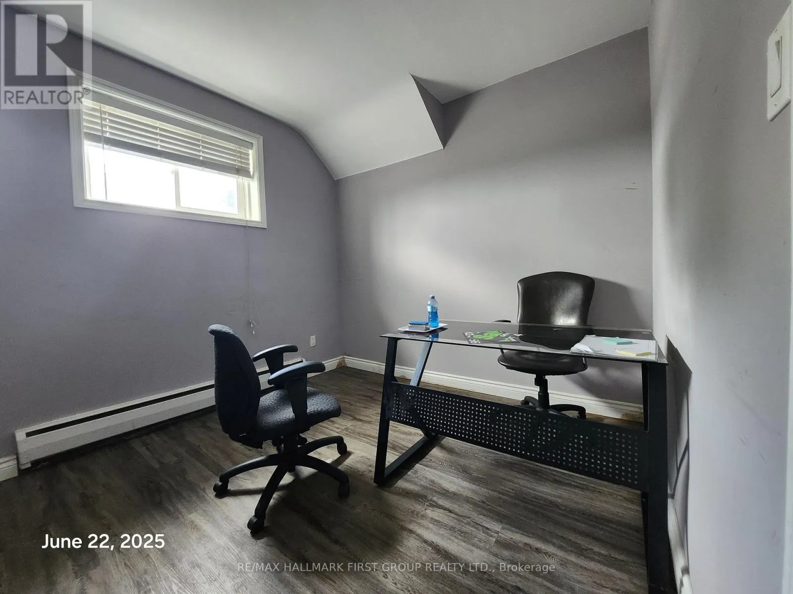 1 - 1400 DUNDAS STREET E