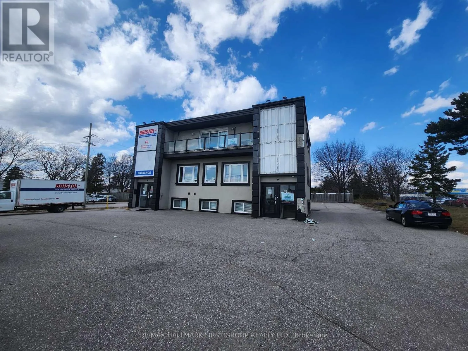 1 - 1400 DUNDAS STREET E