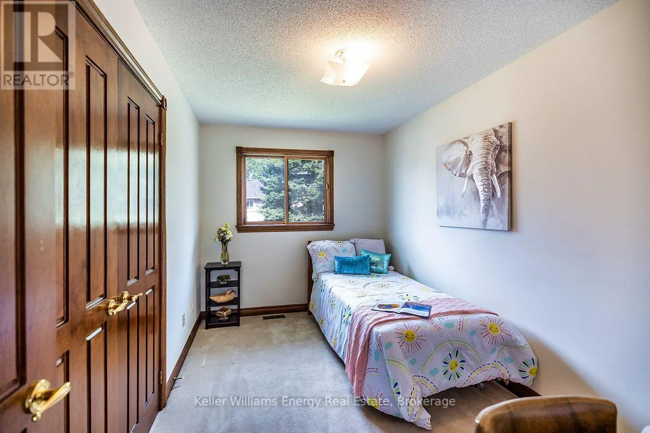 75 WAVERLY STREET N