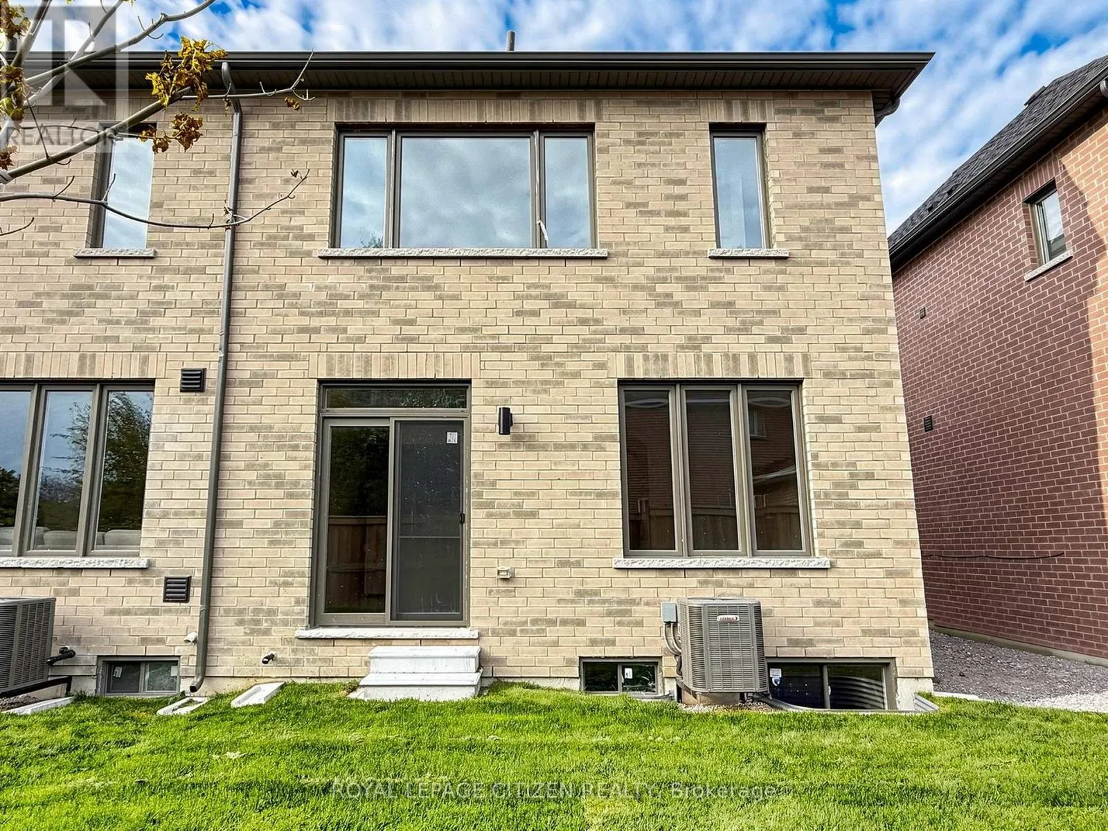 66 WAKELY CRESCENT