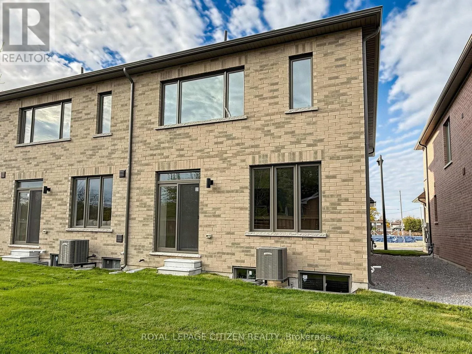 66 WAKELY CRESCENT