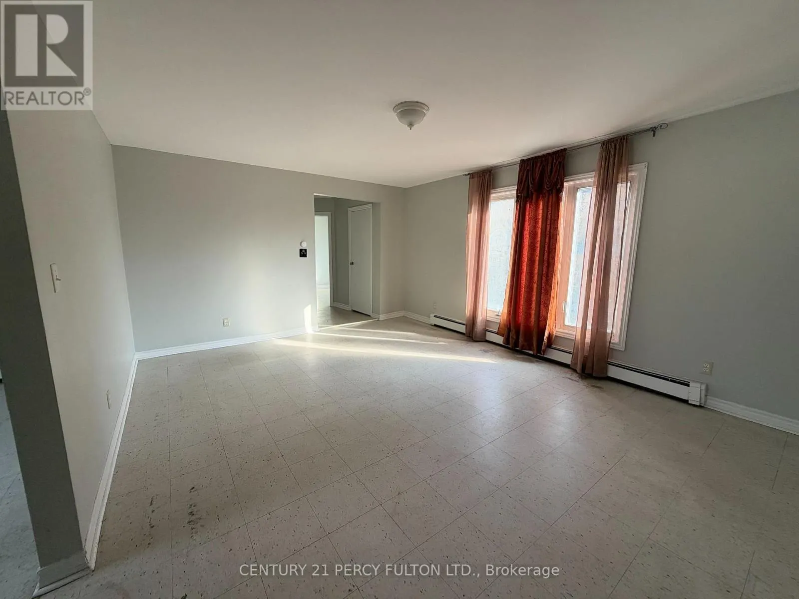 86 BROCK STREET E