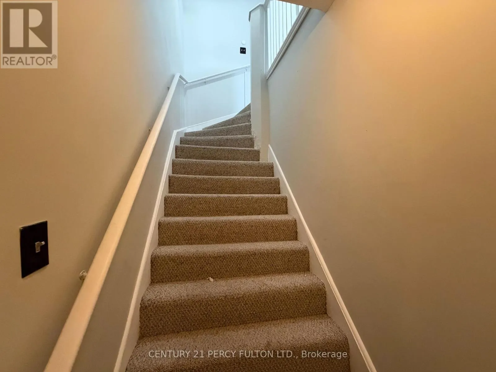 86 BROCK STREET E