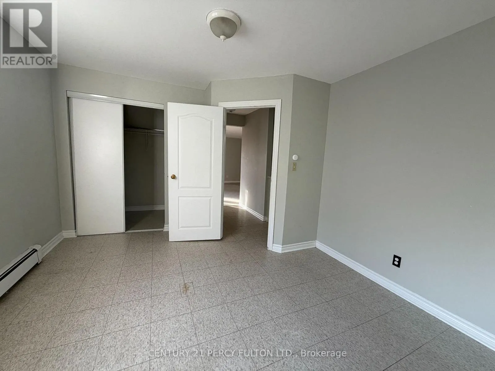 86 BROCK STREET E