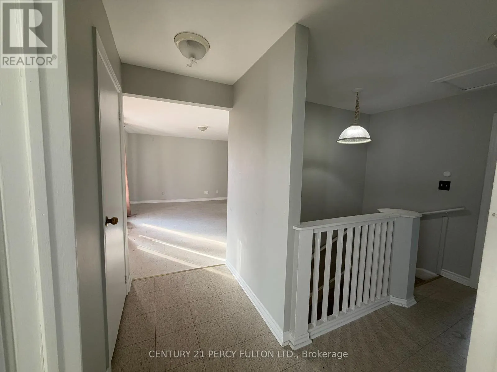 86 BROCK STREET E