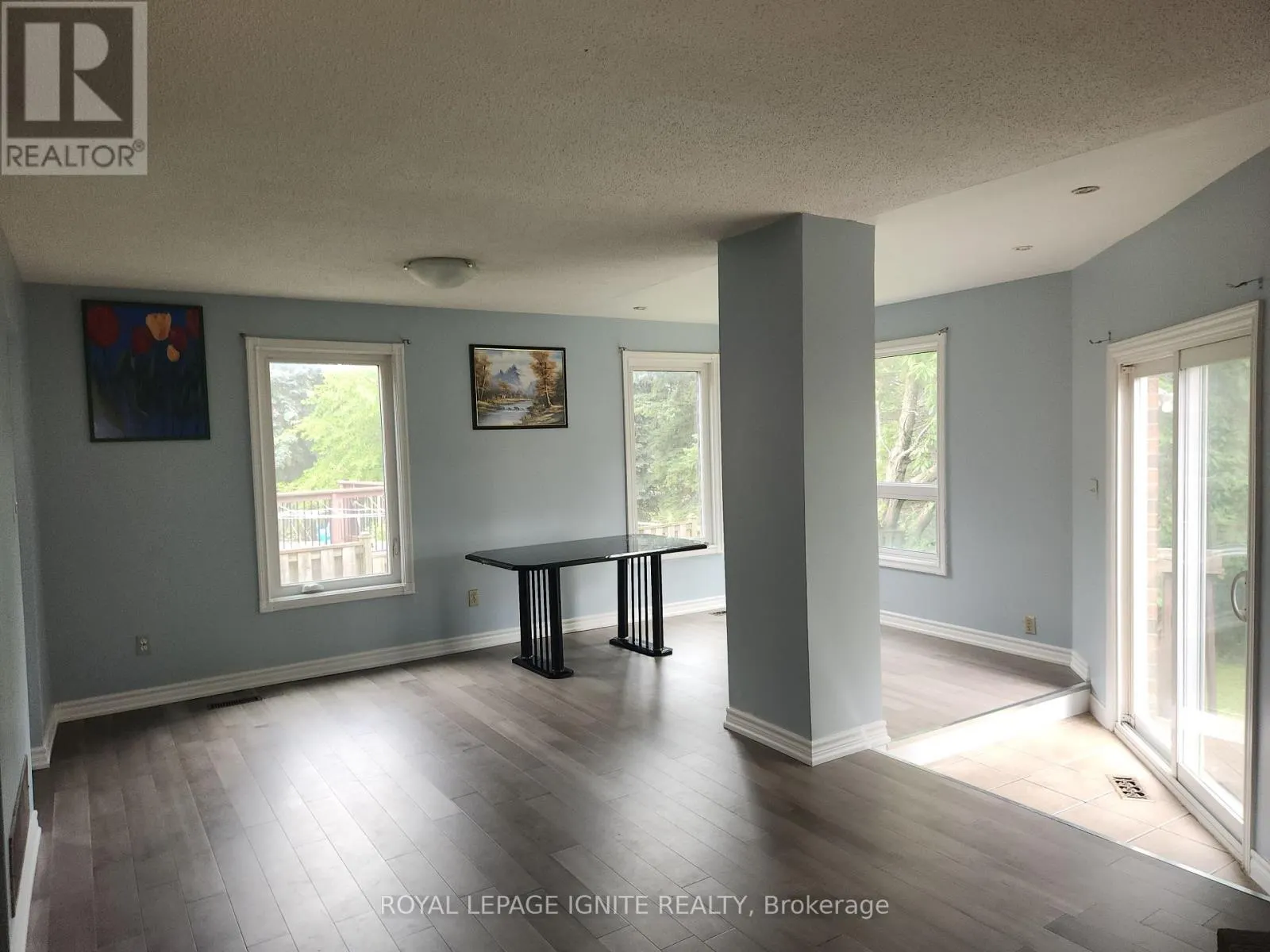 33 LYSANDER COURT