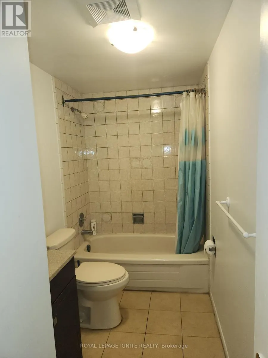 33 LYSANDER COURT
