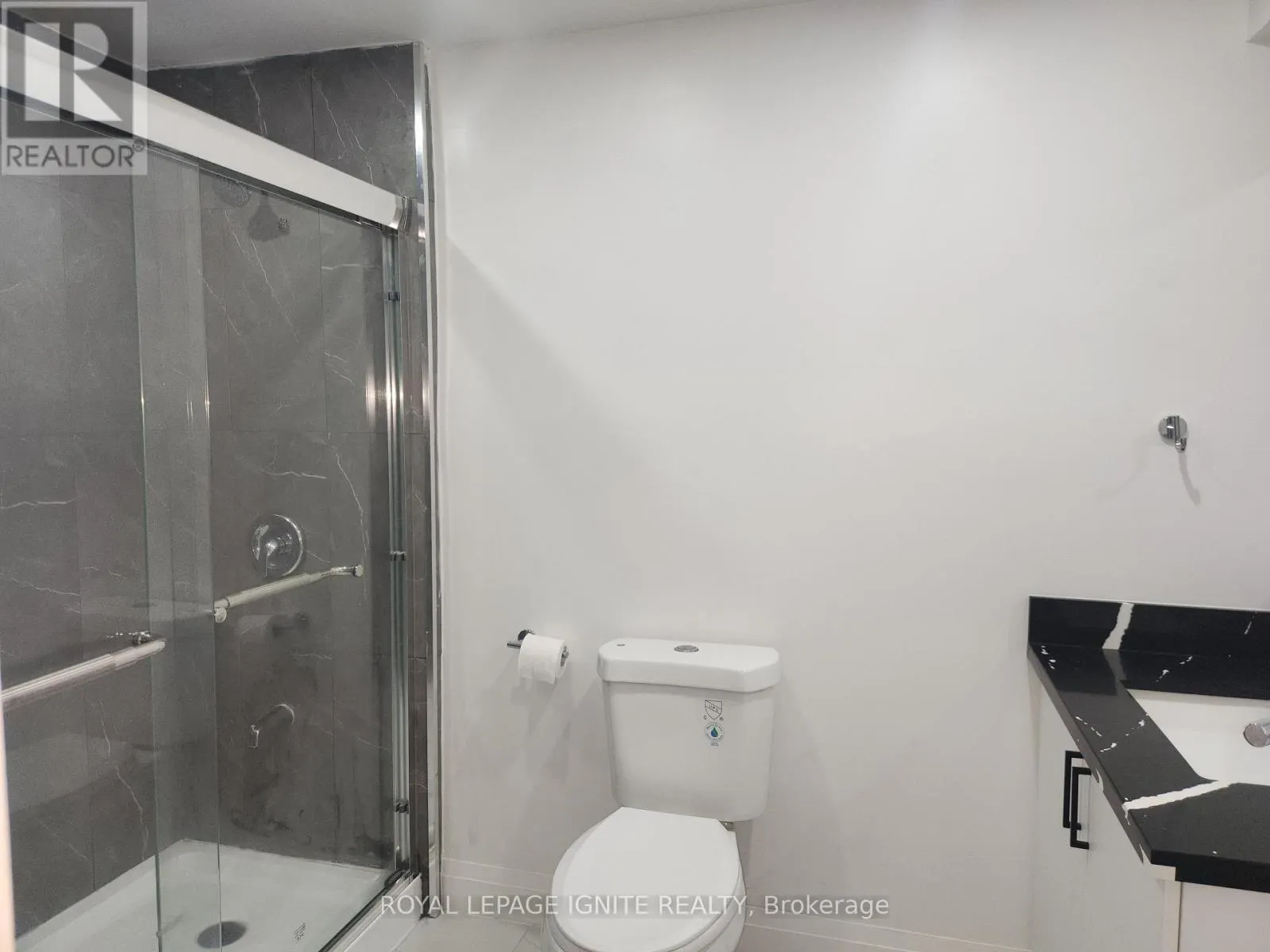 33 LYSANDER COURT