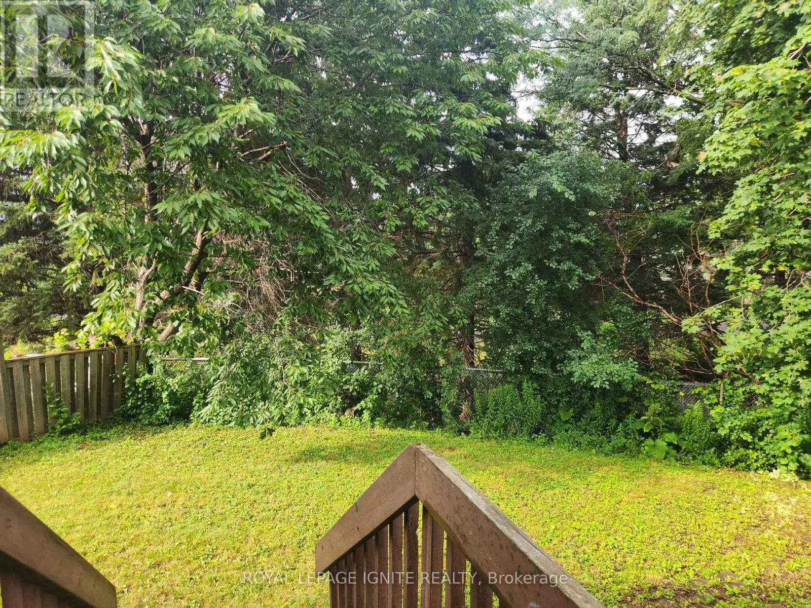 33 LYSANDER COURT